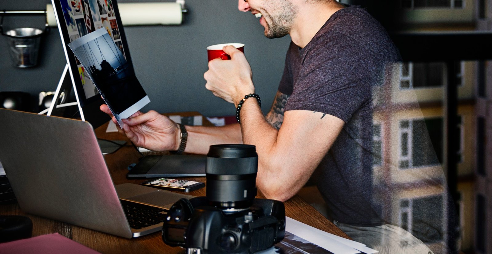 photographer-journalist-working-studion-agency-concept.jpg